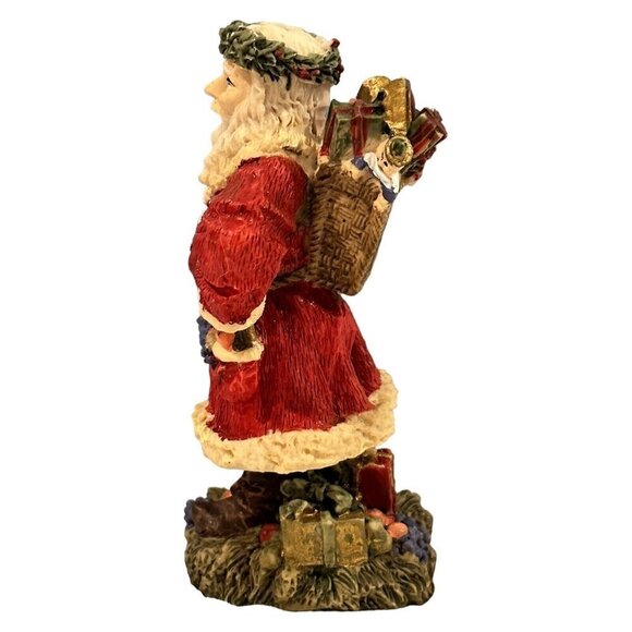 The International Santa Collection Father Christmas England SC02 Figurine 5in - Picture 2 of 8